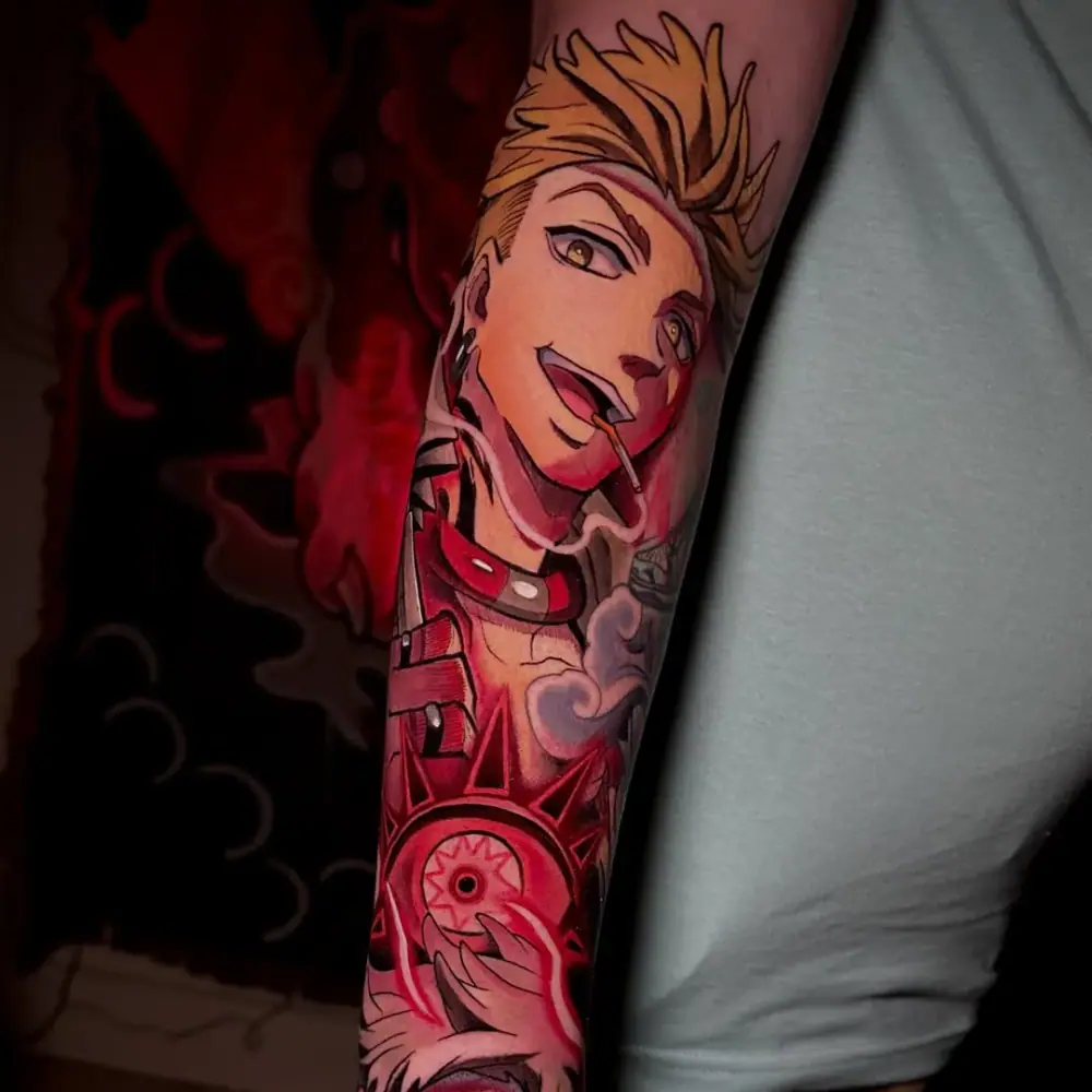 Tatuaje neo tradicional de personaje de anime a color en el brazo